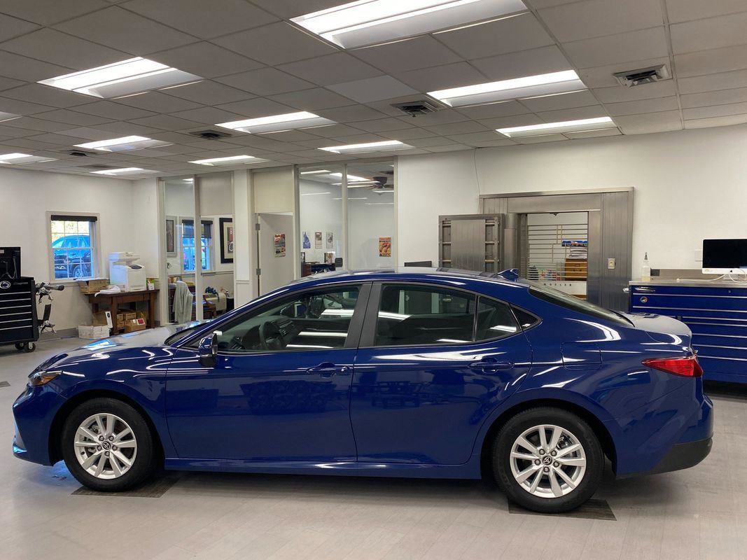 Used 2025 Toyota Camry LE image 2