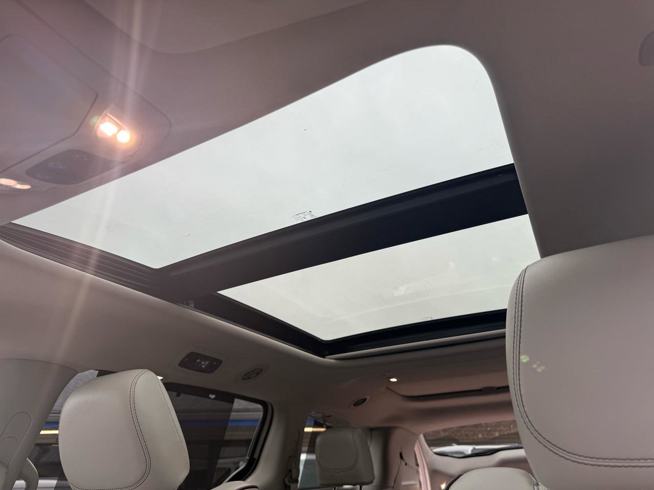 Used 2020 Chrysler Pacifica Limited w/ Tire & Wheel Group image 21