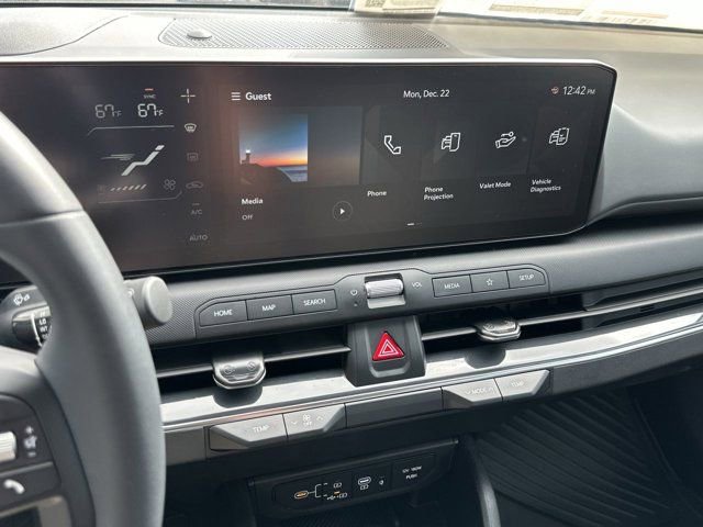 New 2025 Kia K4 GT-Line Turbo FWD image 18