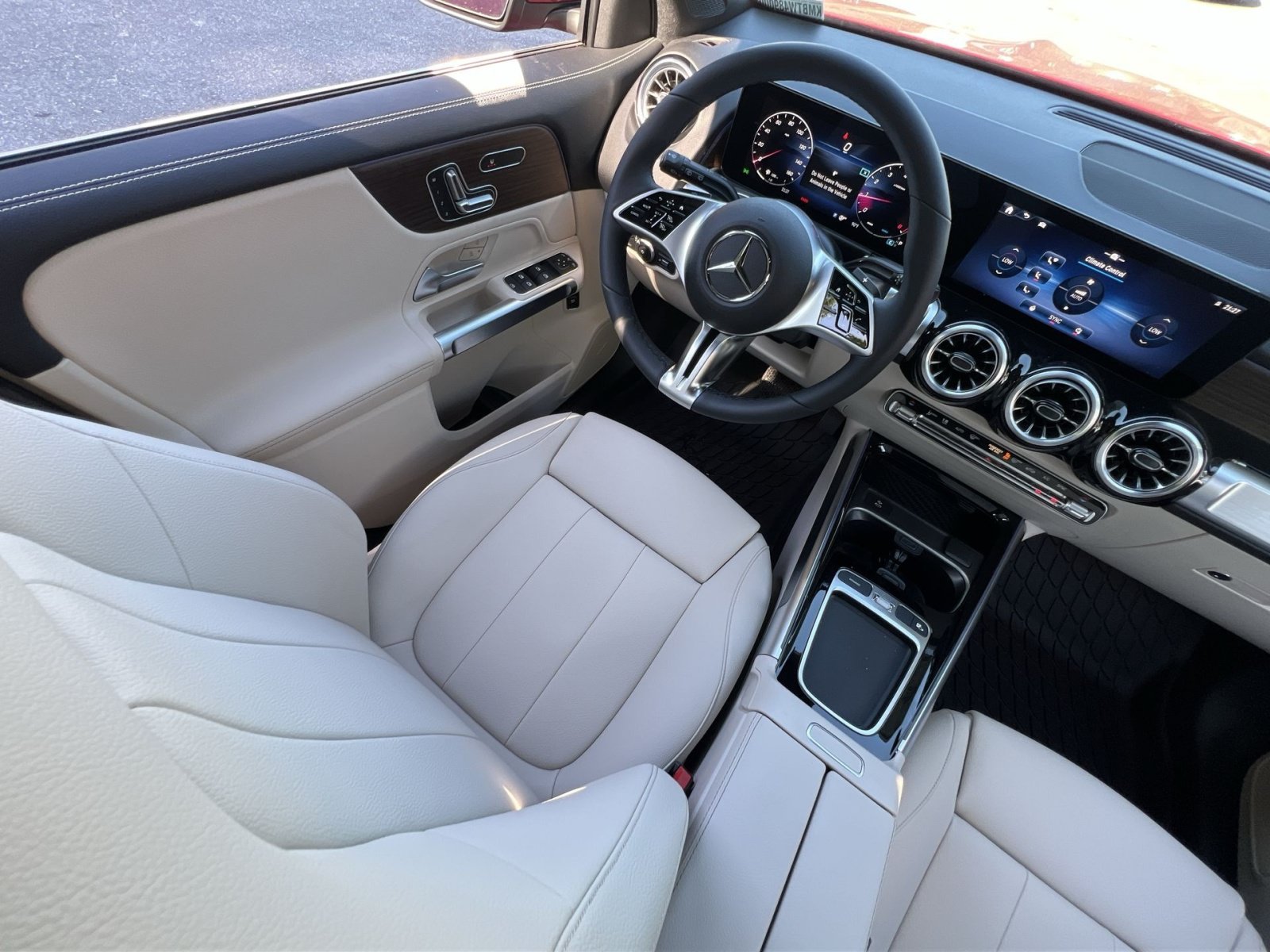 New 2026 Mercedes-Benz GLB 250 4MATIC image 16