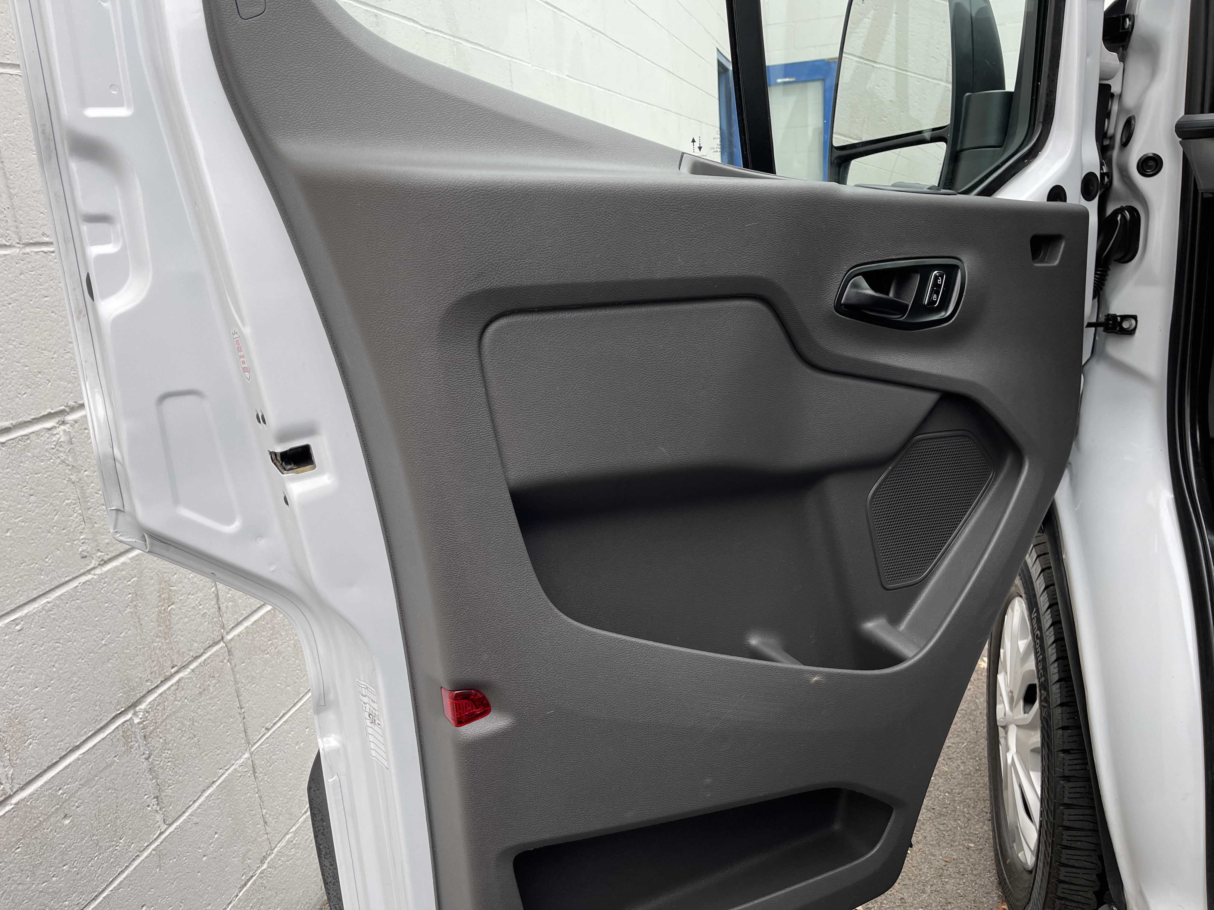 Used 2023 Ford Transit 350 XLT image 15
