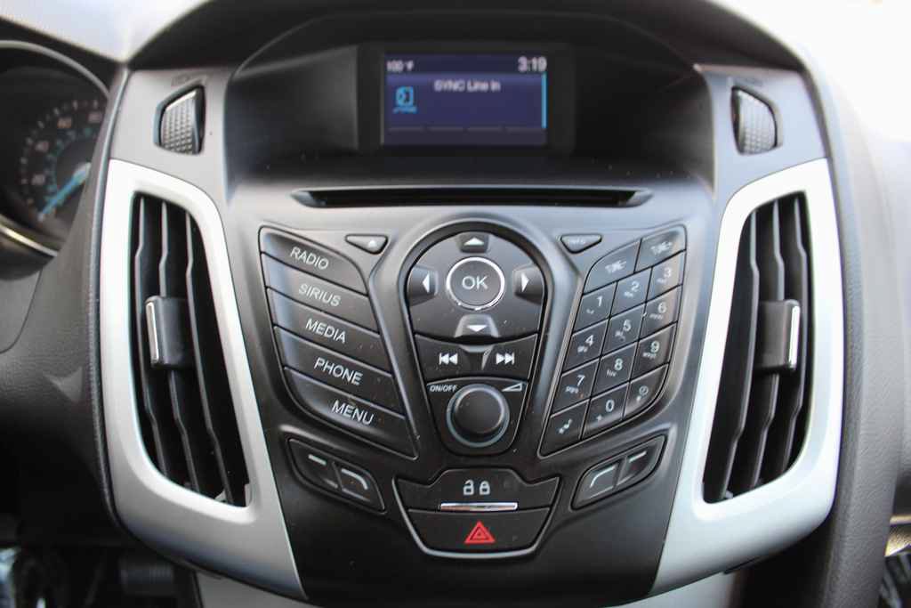 Used 2014 Ford Focus SE w/ SE Sport Package FWD image 19