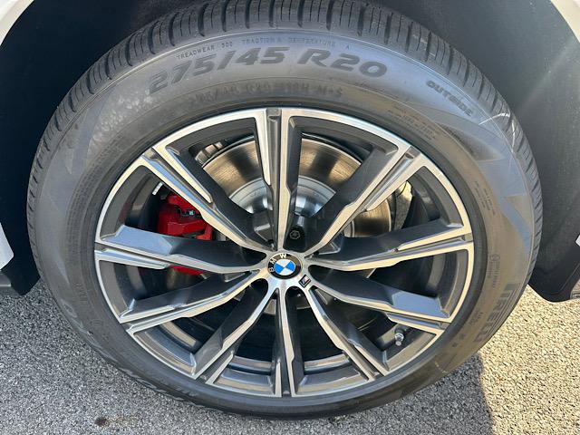 New 2026 BMW X6 M60i image 8