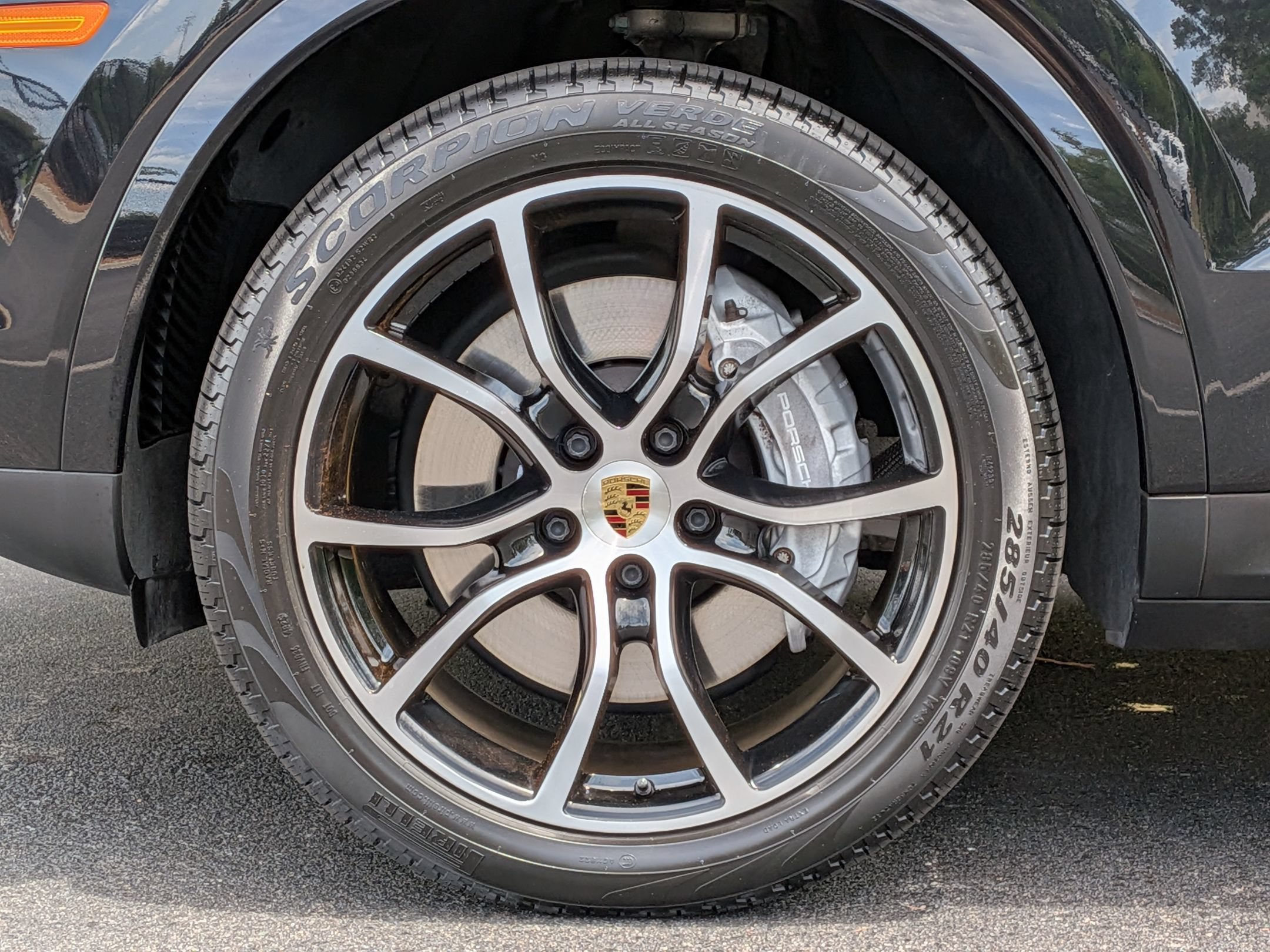 Certified 2022 Porsche Cayenne Platinum Edition AWD/4WD image 37