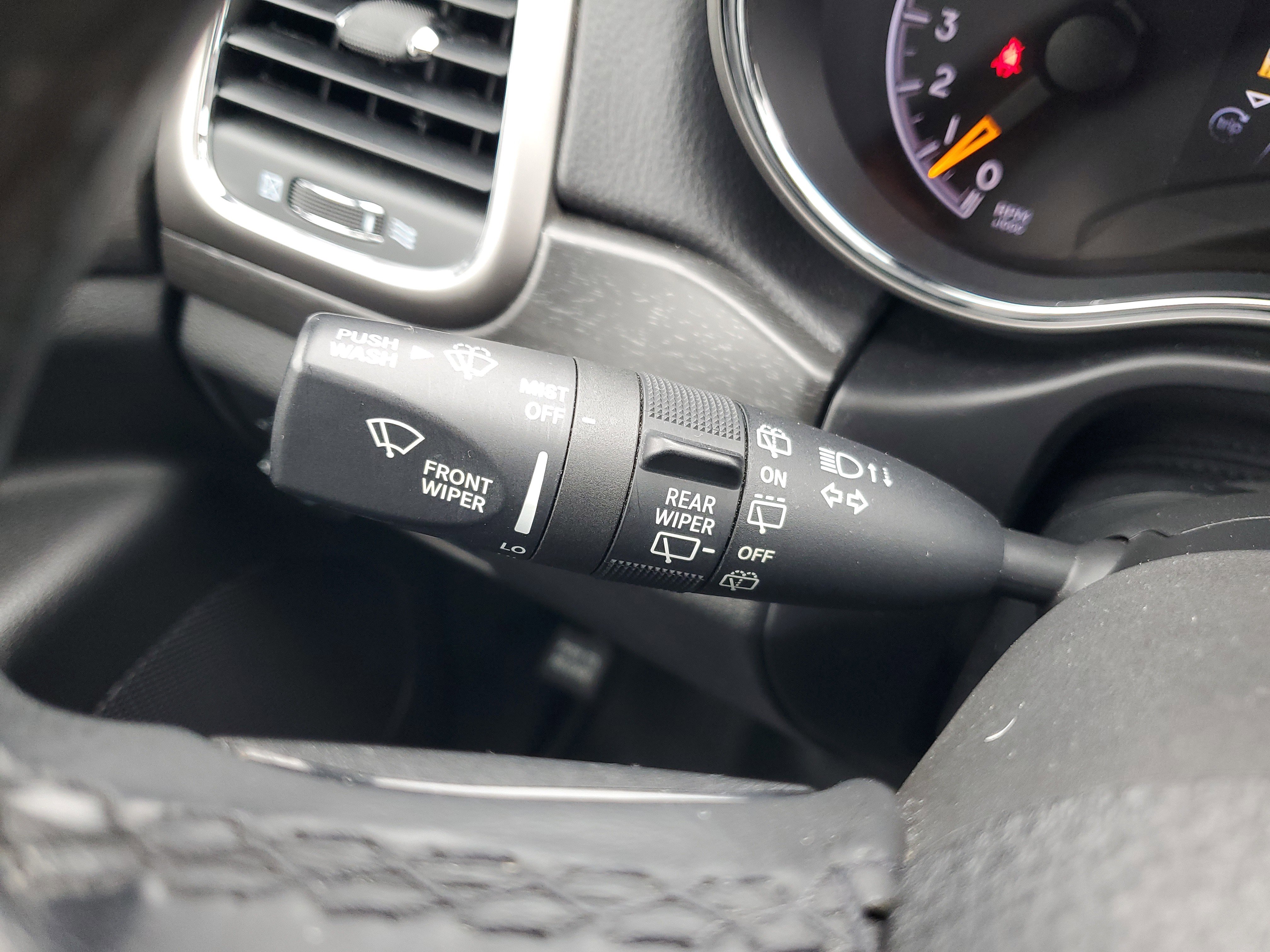 Used 2018 Jeep Grand Cherokee Laredo image 31