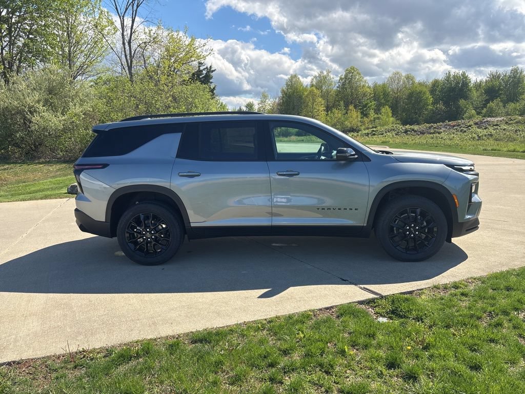 New 2026 Chevrolet Traverse LT w/ Midnight/Sport Edition FWD image 10
