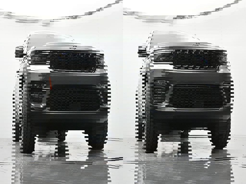 New 2025 Jeep Grand Cherokee Limited w/ Black Appearance Package image 34