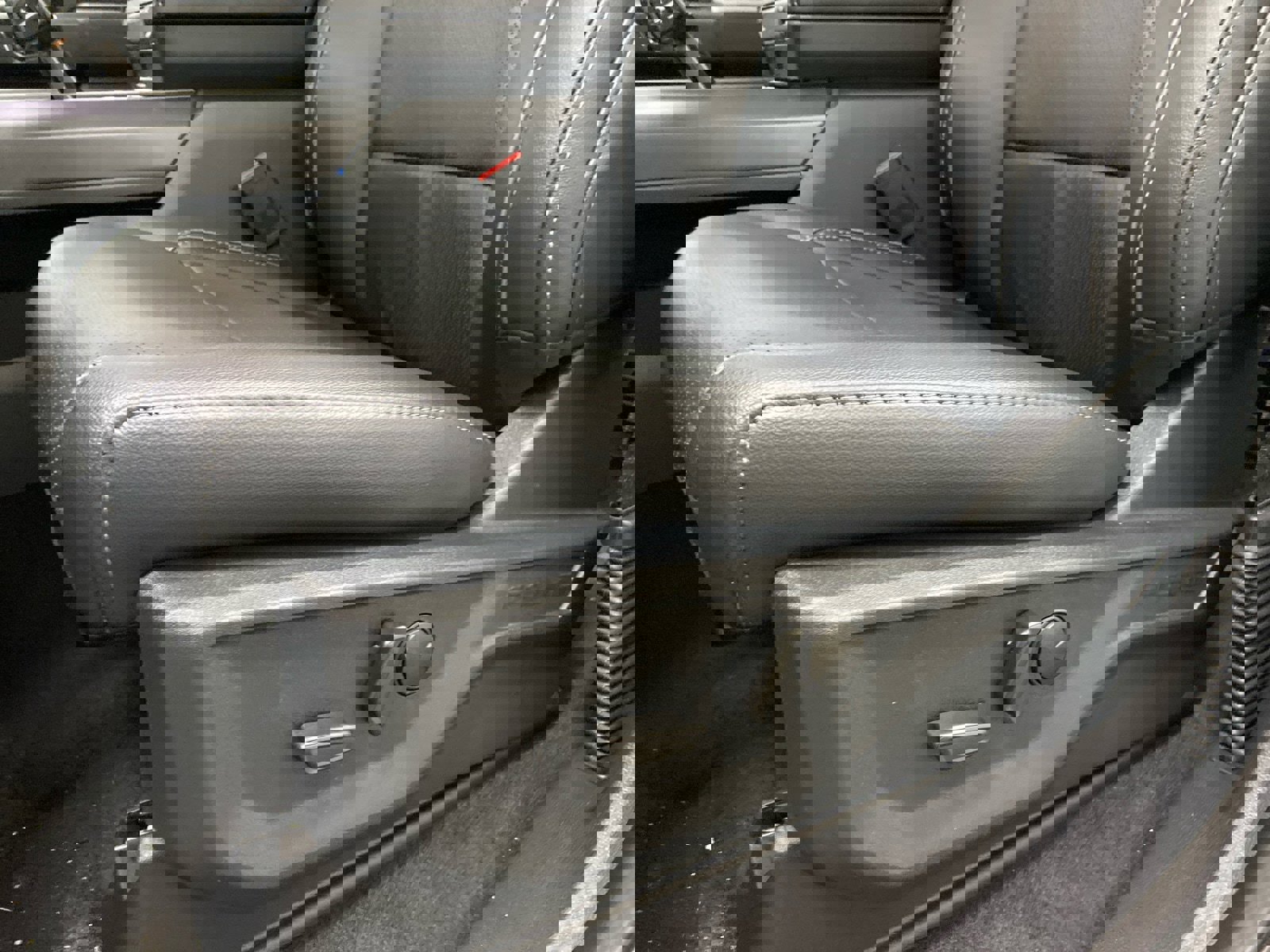 New 2026 Ford F150 Lariat w/ Equipment Group 501A Mid image 24