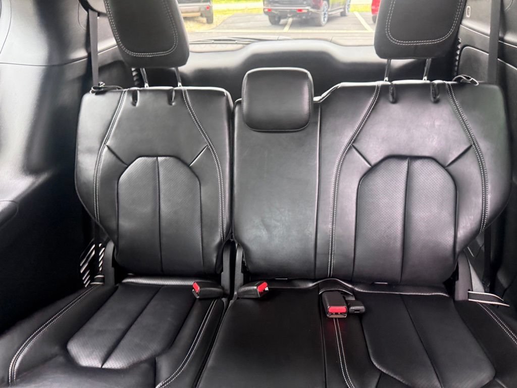 Used 2025 Chrysler Pacifica Select w/ Uconnect Theater Family Group AWD/4WD image 44