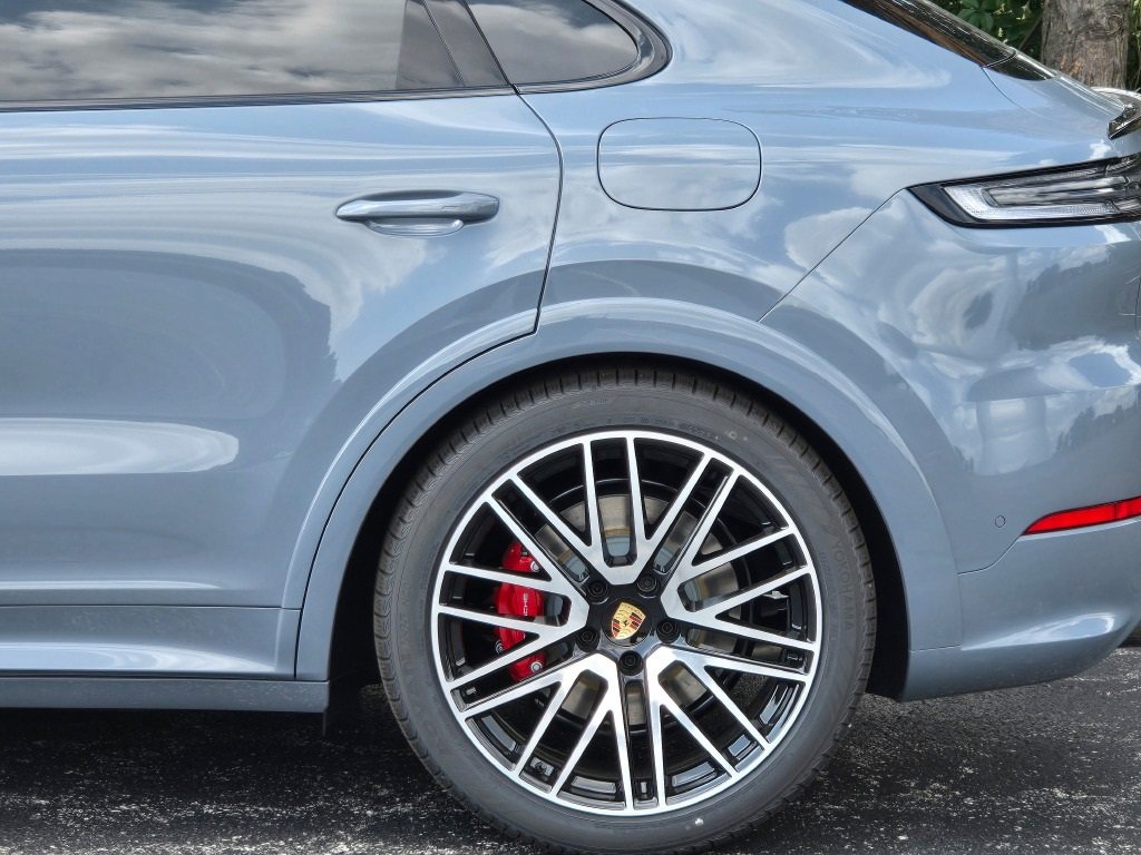 New 2025 Porsche Cayenne S image 12