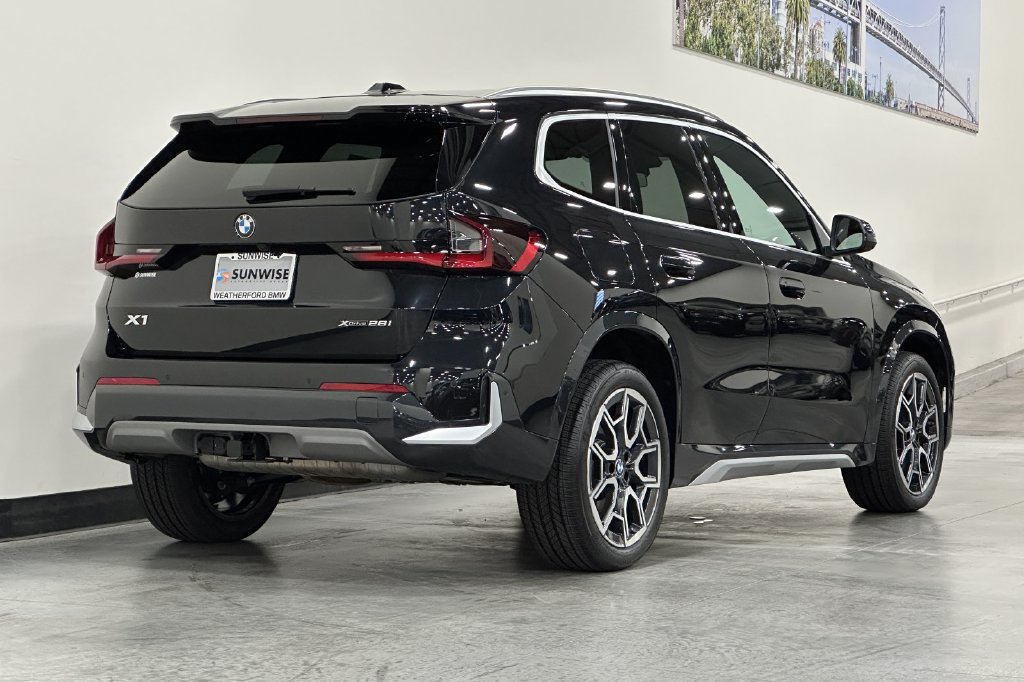 Used 2026 BMW X1 xDrive28i w/ Technology Package AWD/4WD image 4