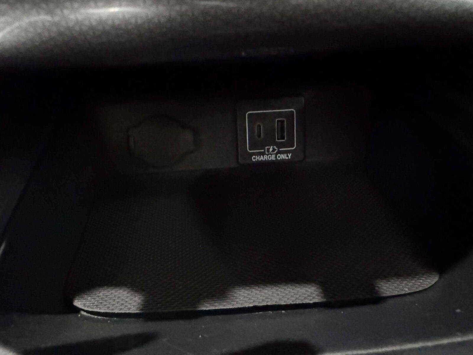 Used 2019 Nissan Pathfinder SL FWD image 32