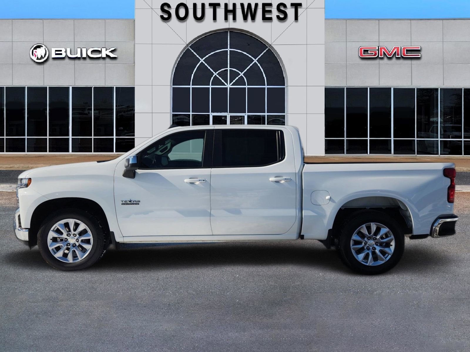 Used 2019 Chevrolet Silverado 1500 LT w/ Texas Edition image 3
