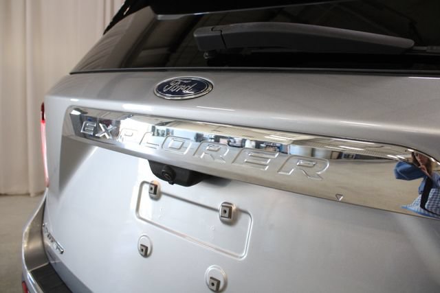 Used 2022 Ford Explorer Limited RWD image 32