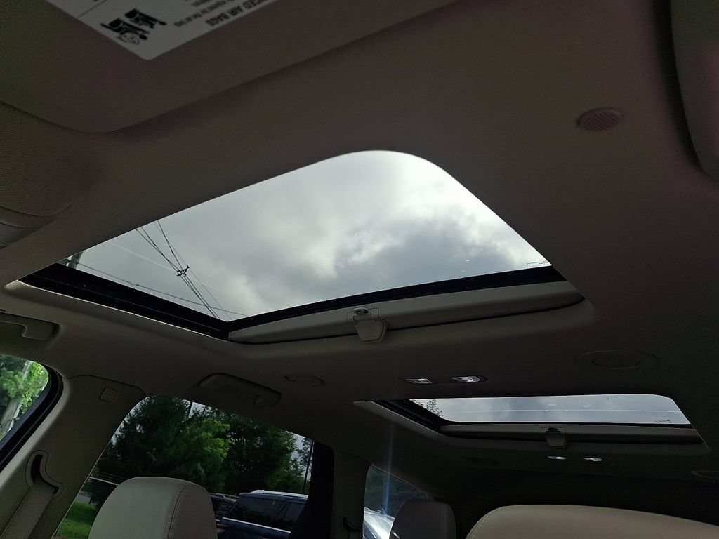 Used 2018 Buick Enclave Essence FWD image 18