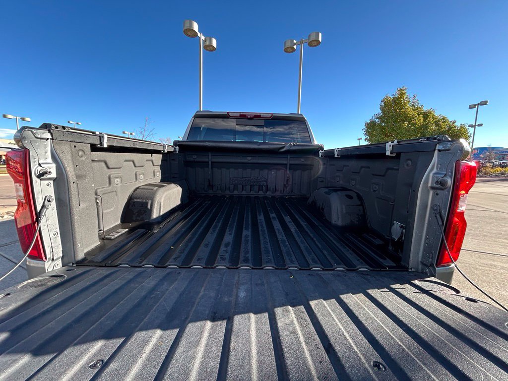 Used 2020 Chevrolet Silverado 1500 High Country w/ Technology Package AWD/4WD image 28