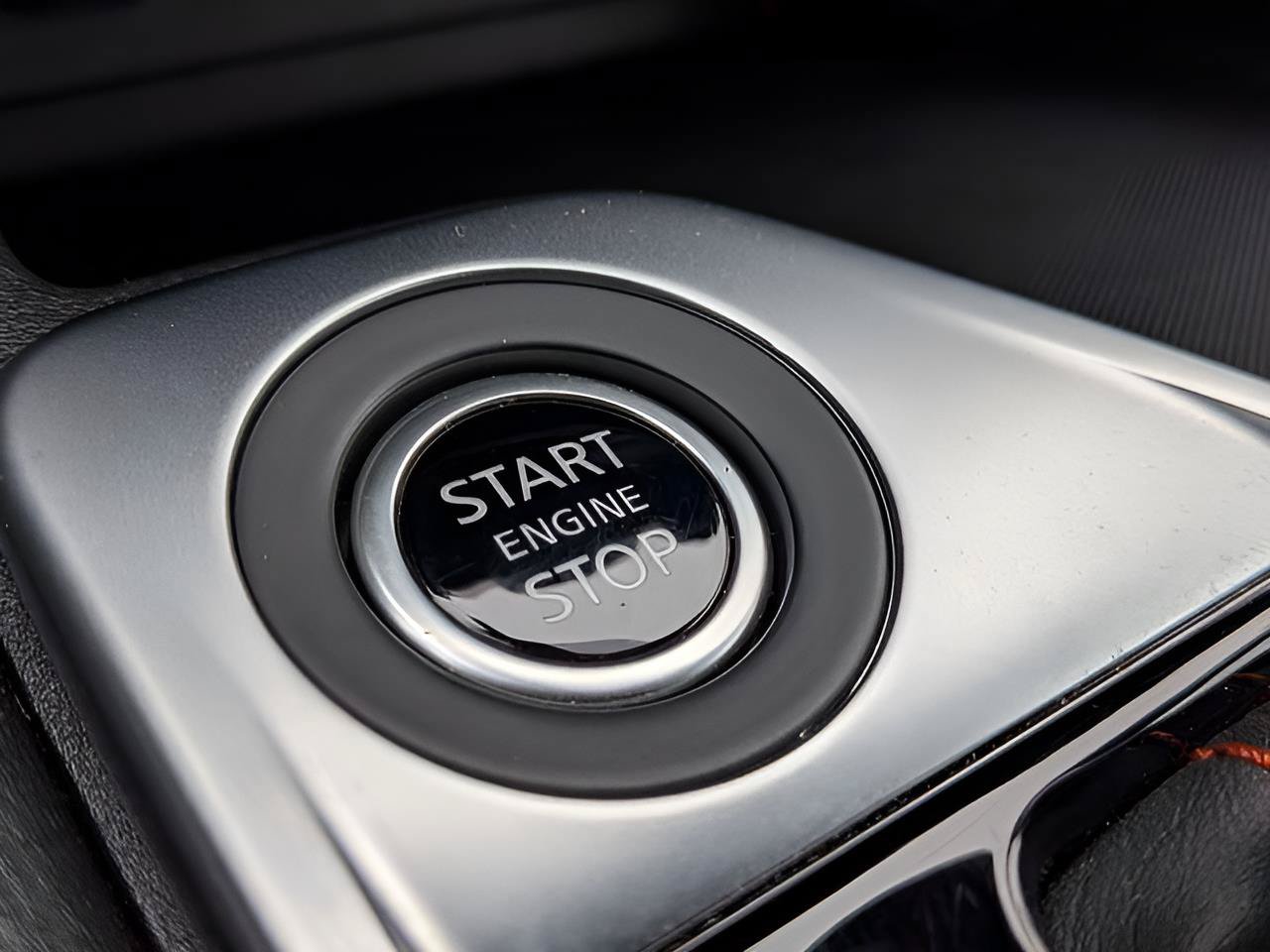 Certified 2025 Nissan Sentra SR FWD image 16