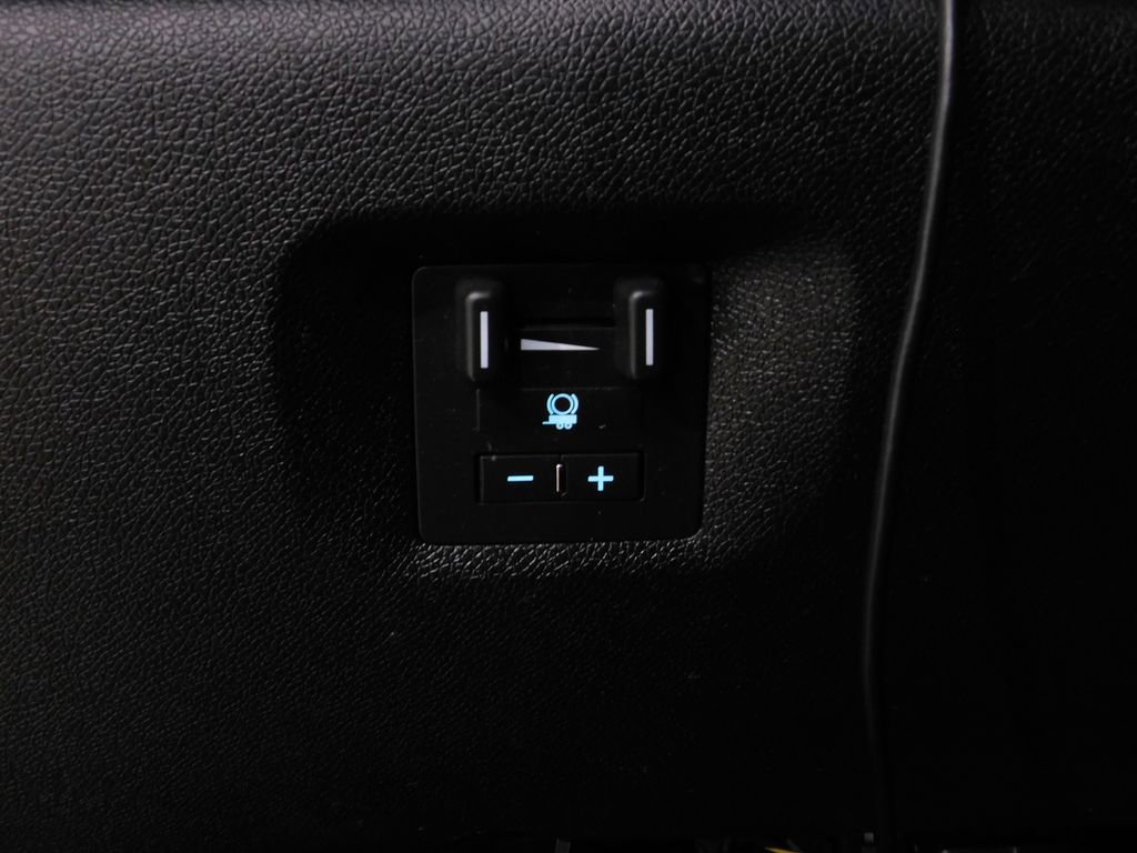 Used 2011 Chevrolet Silverado 2500 LT w/ Interior Plus Package AWD/4WD image 47