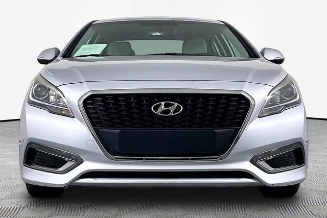 Used 2017 Hyundai Sonata SE FWD image 2