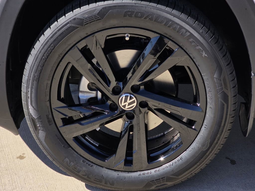 New 2026 Volkswagen Atlas Cross Sport SEL R-Line image 10