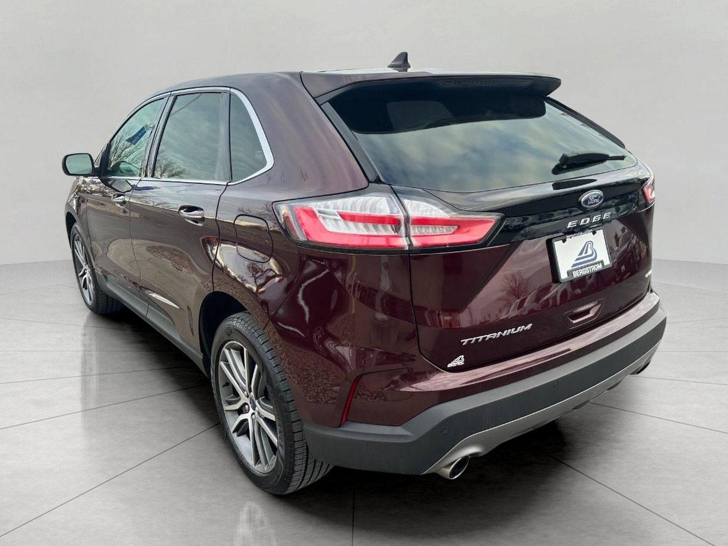 Used 2022 Ford Edge Titanium AWD/4WD image 5