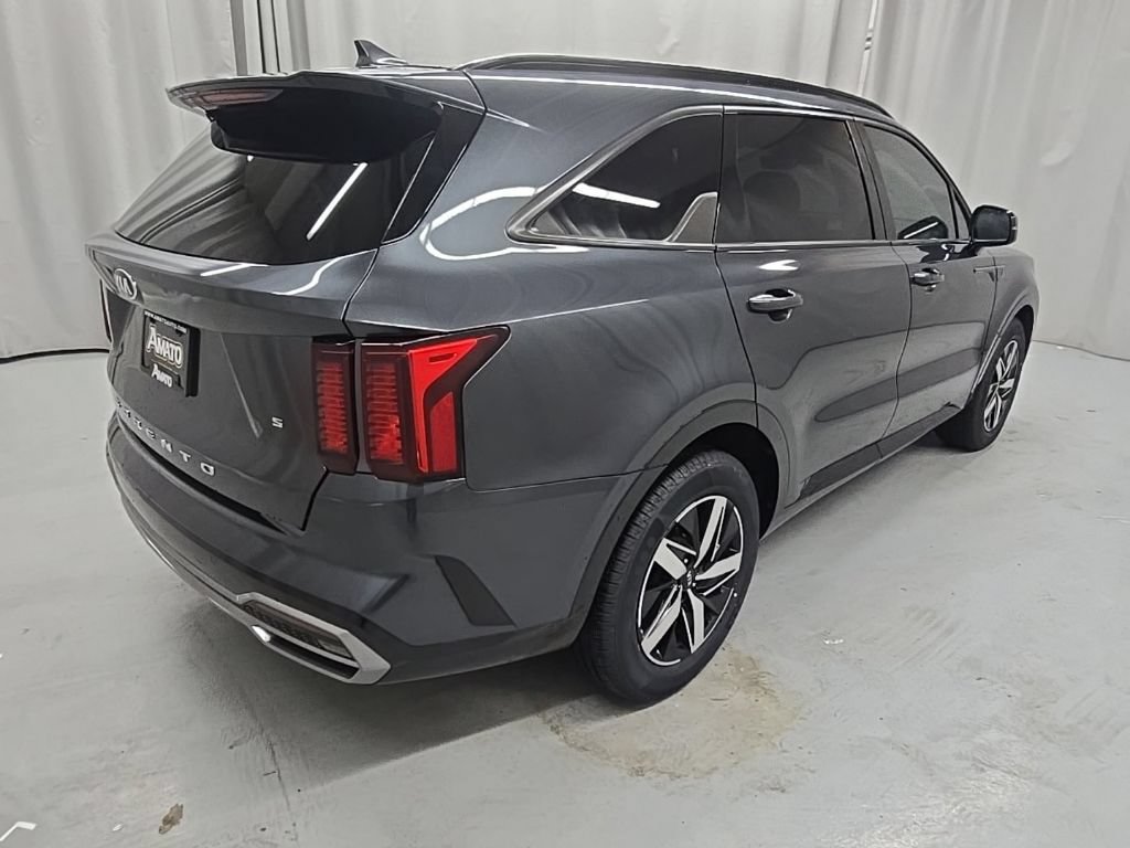Used 2021 Kia Sorento S FWD image 9