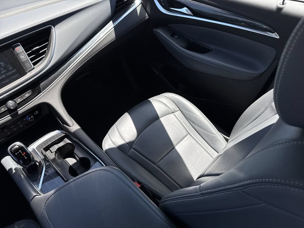 Used 2019 Buick Enclave Essence FWD image 27