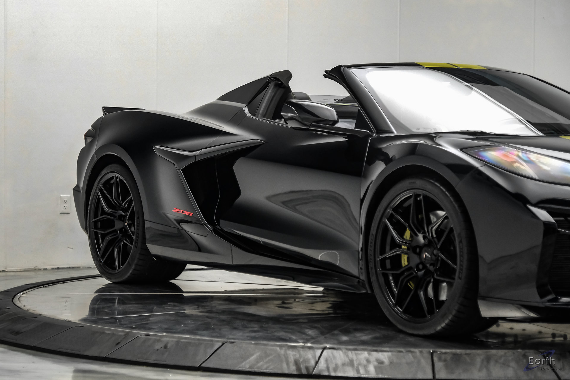 Used 2023 Chevrolet Corvette Z06 w/ Stealth Interior Trim Package RWD image 34