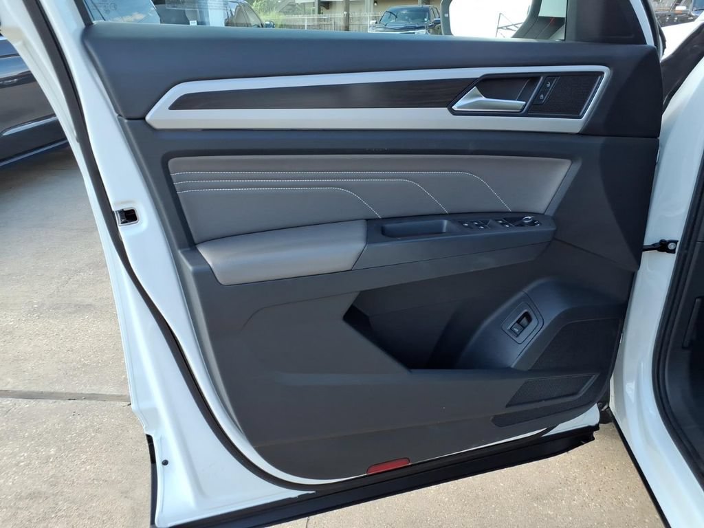 Used 2021 Volkswagen Atlas SE FWD image 24