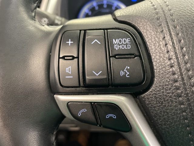 Used 2019 Toyota Highlander XLE image 21