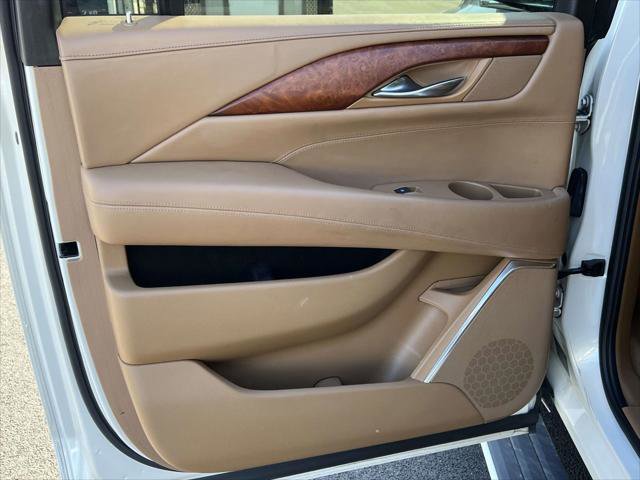 Used 2015 Cadillac Escalade ESV Platinum image 11