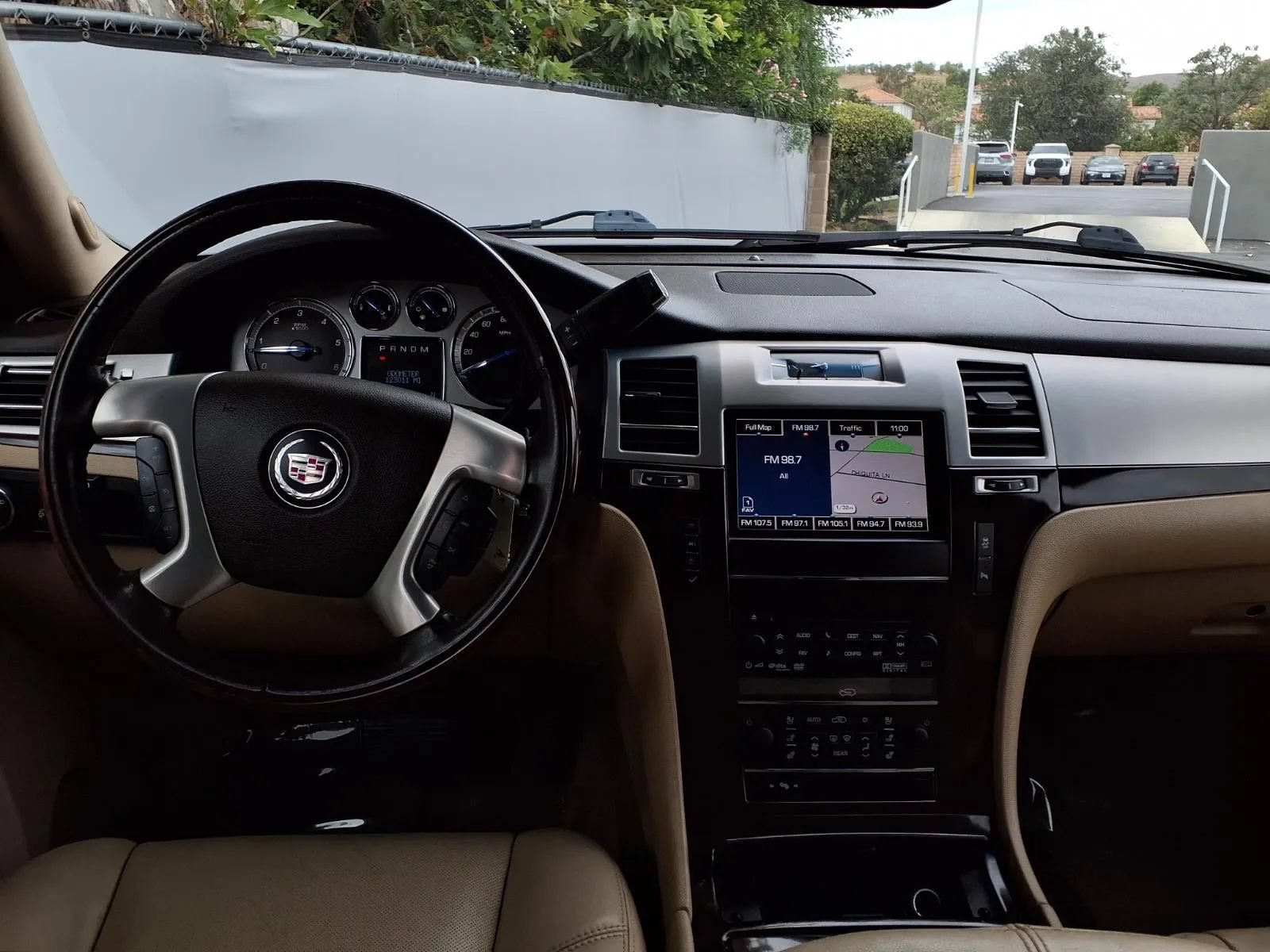 Used 2013 Cadillac Escalade ESV Luxury AWD/4WD image 9