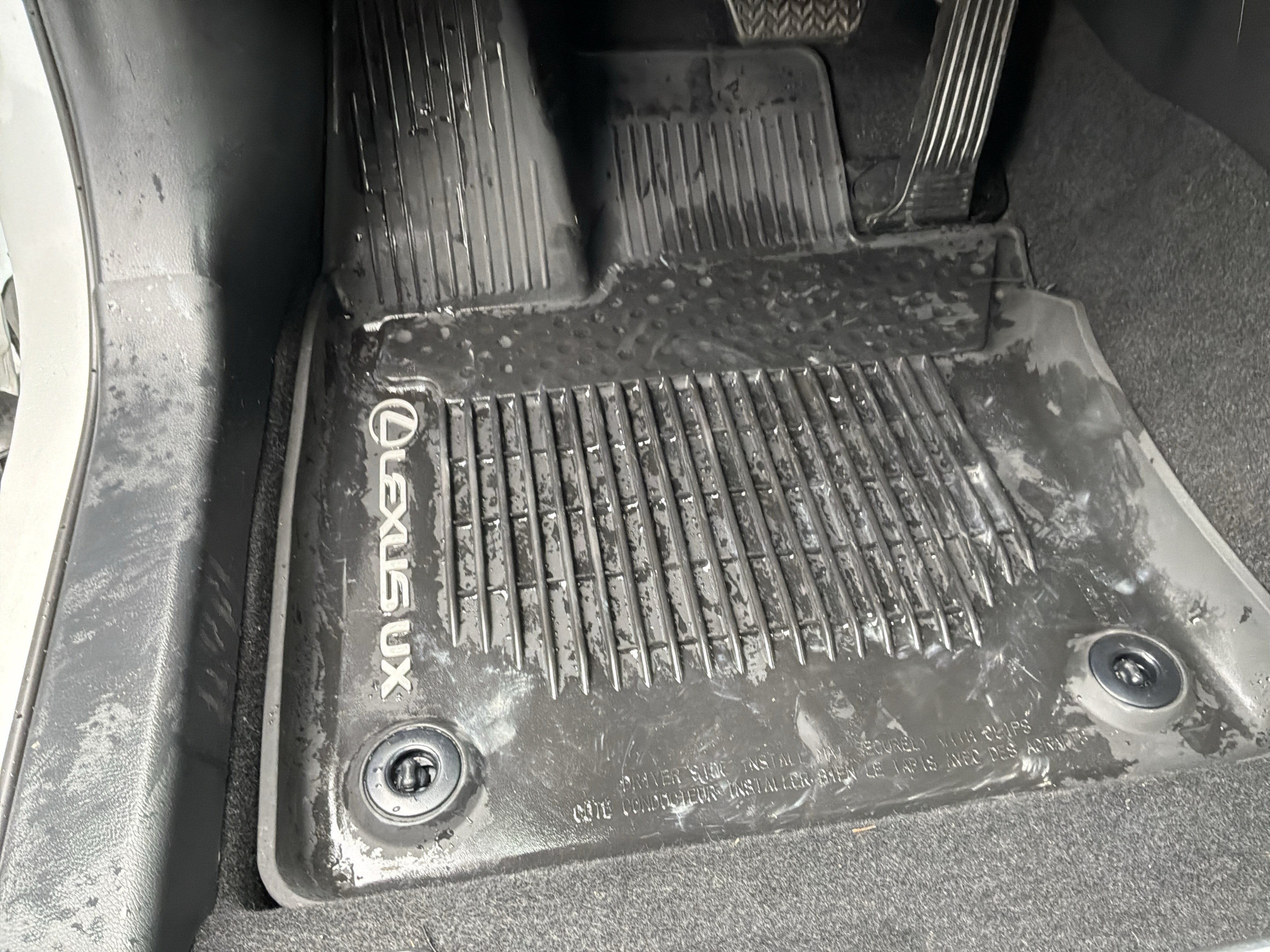 Used 2025 Lexus UX 300h FWD w/ Accessory Package (Z2) image 17