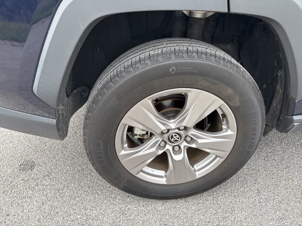 Used 2022 Toyota RAV4 XLE FWD image 45