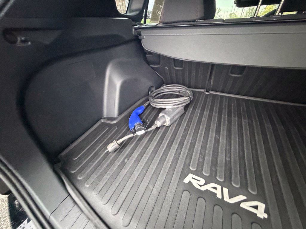 Used 2023 Toyota RAV4 SE w/ Weather & Moonroof Package AWD/4WD image 44