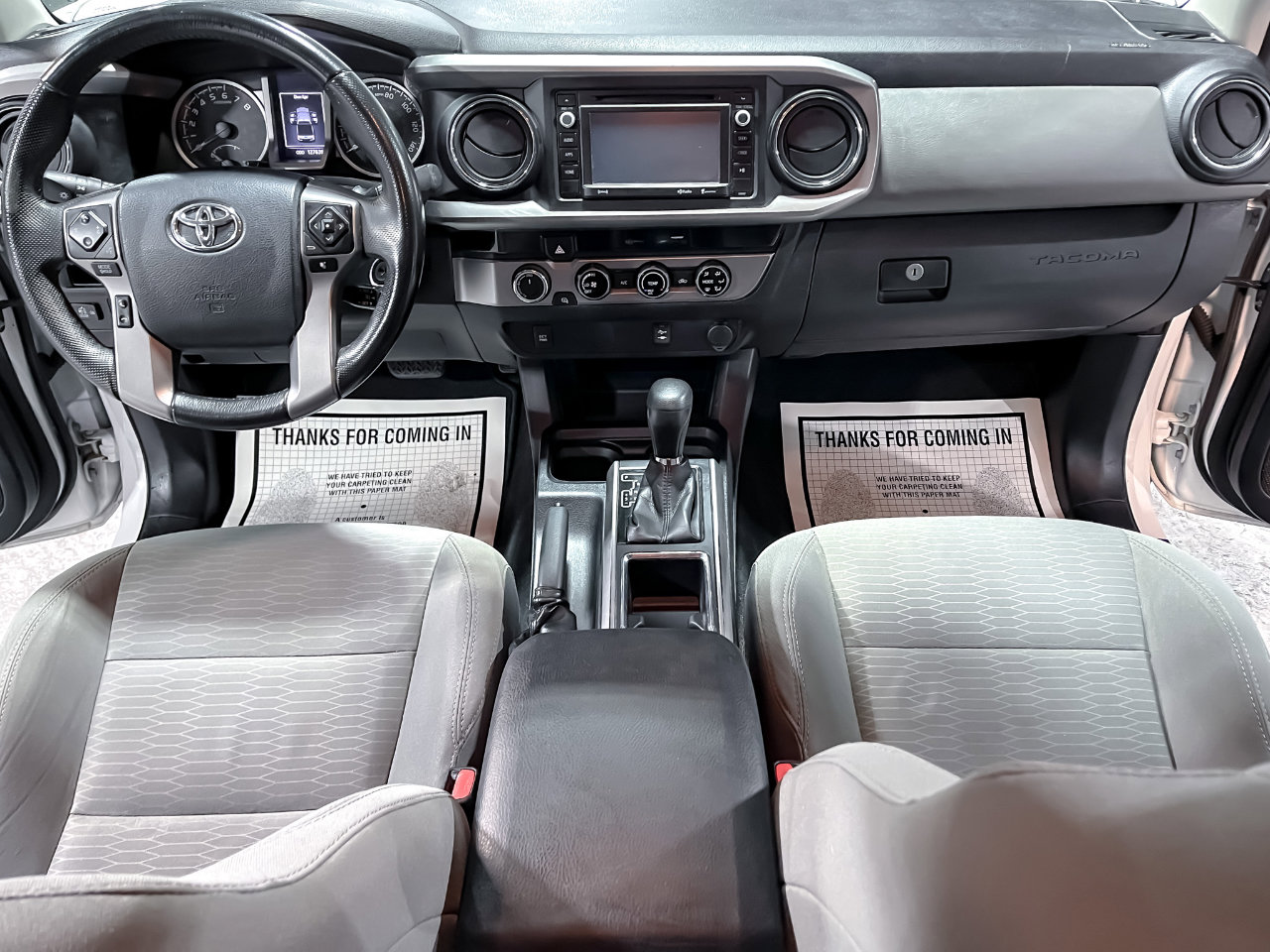 Used 2017 Toyota Tacoma TRD Off-Road image 27