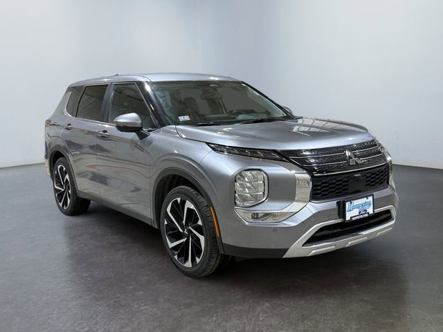 Used 2023 Mitsubishi Outlander SE image 7