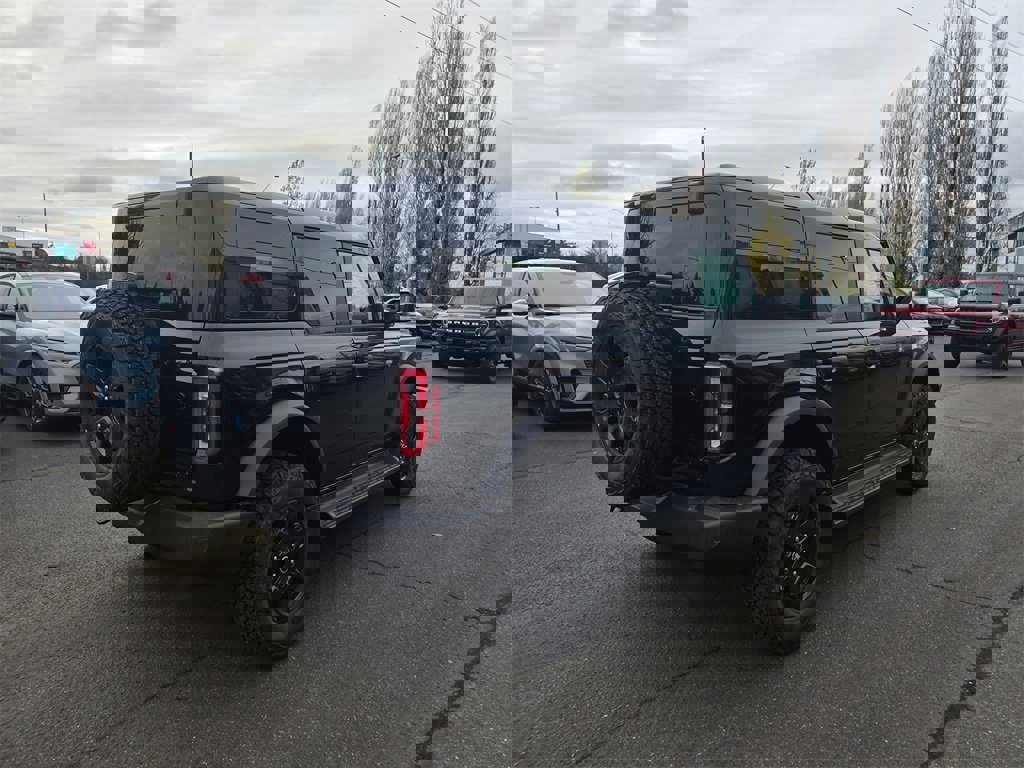 New 2025 Ford Bronco Outer Banks w/ Black Appearance Package image 5