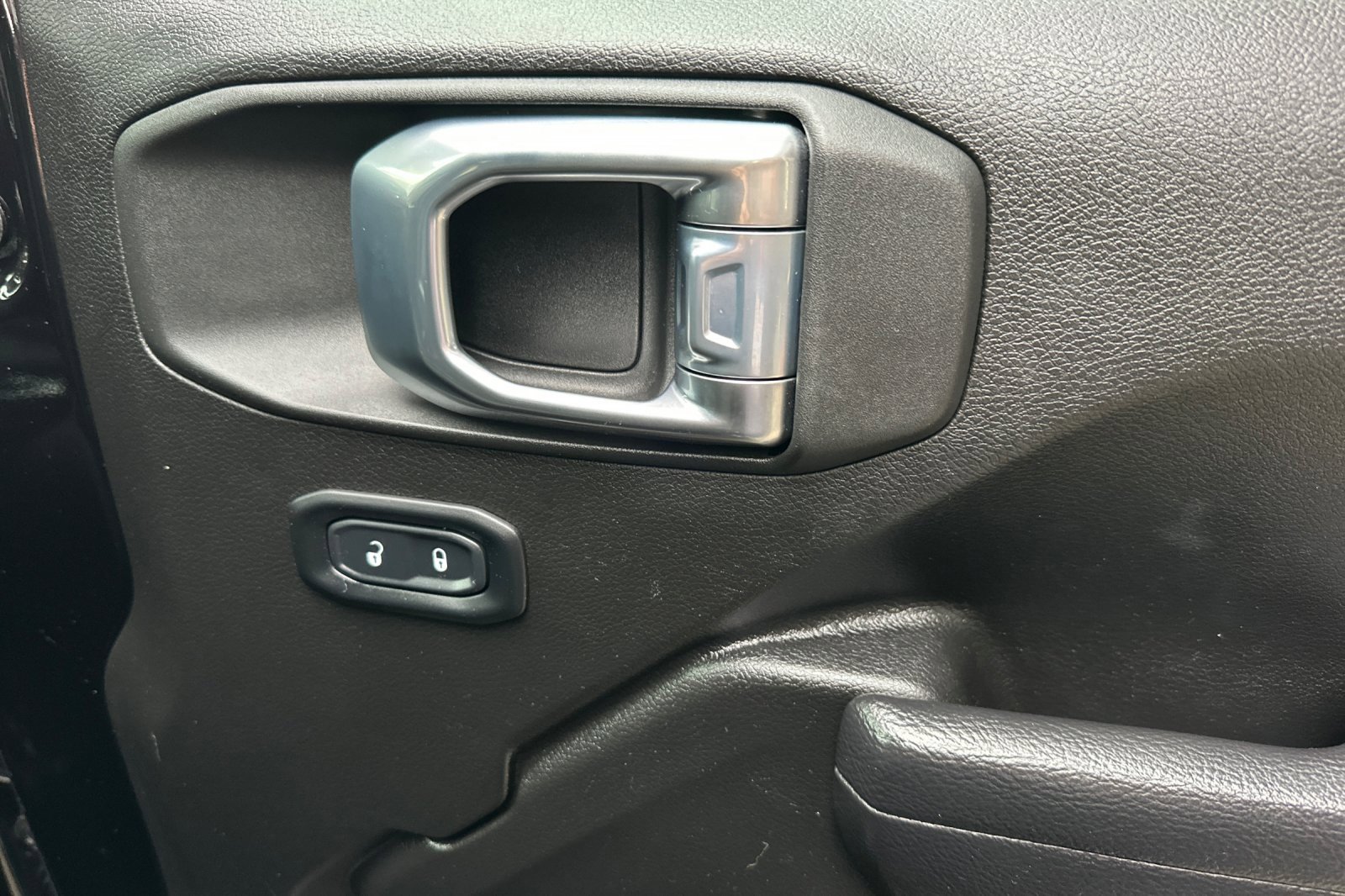 Used 2022 Jeep Wrangler Unlimited Rubicon w/ LED Lighting Group image 22