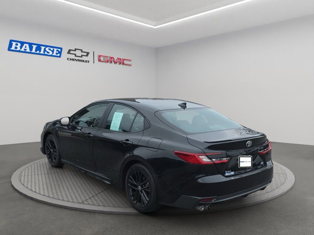 Used 2025 Toyota Camry SE image 8