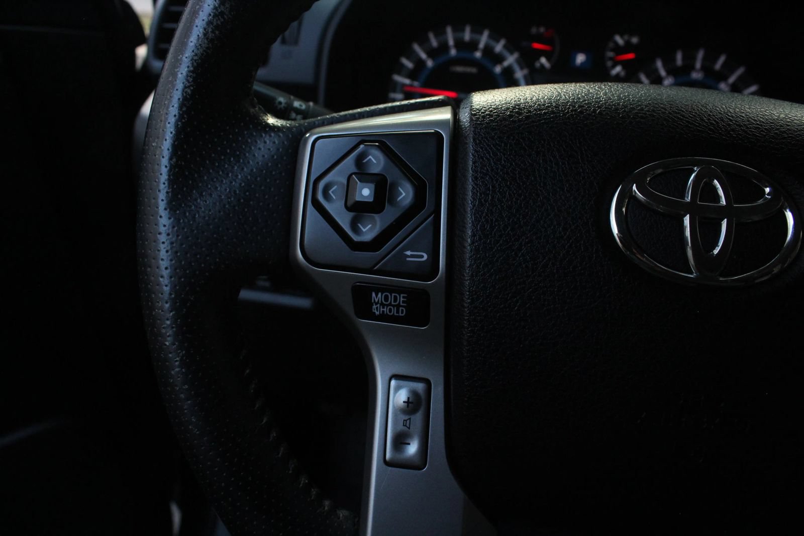 Used 2016 Toyota 4Runner SR5 AWD/4WD image 30