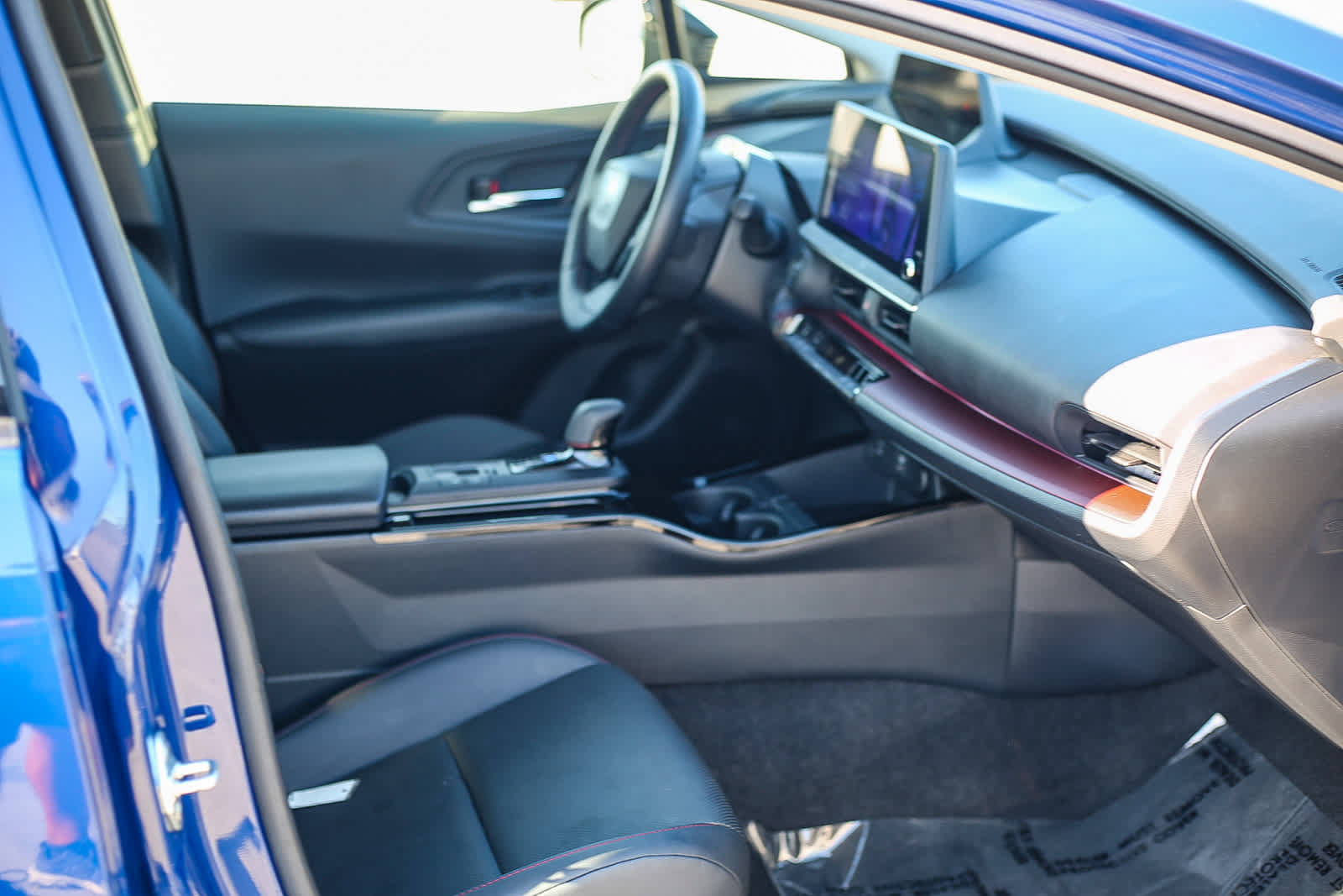 Used 2023 Toyota Prius Prime FWD image 13