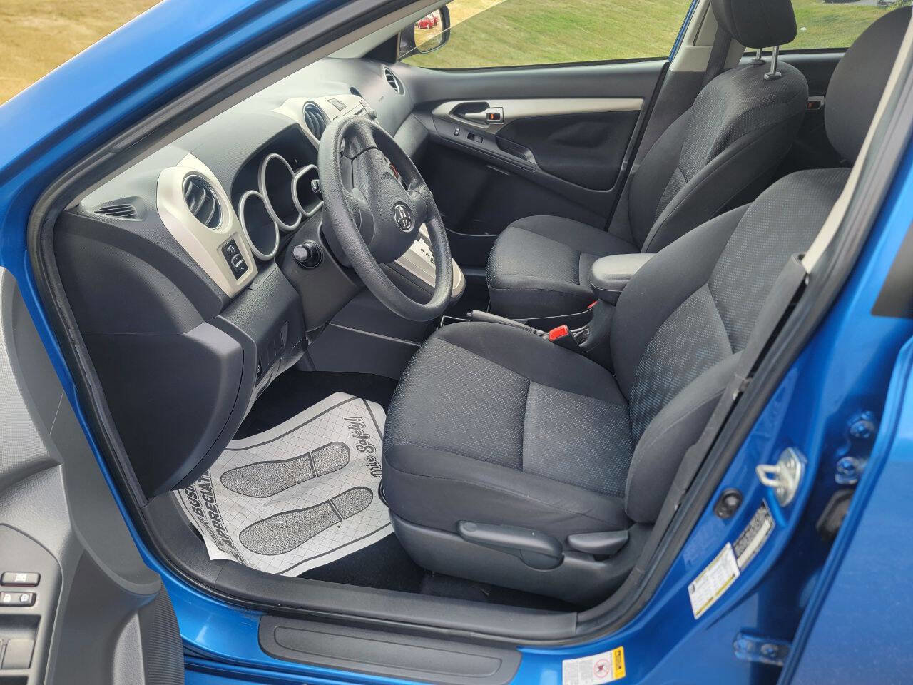 Used 2010 Toyota Matrix image 11
