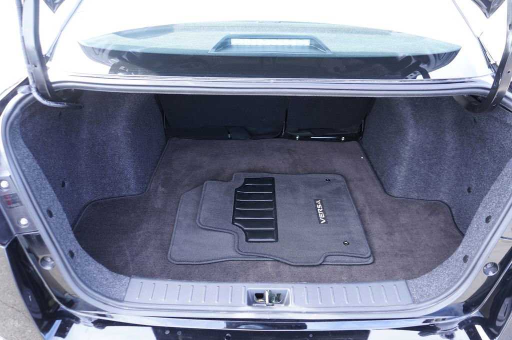 Used 2024 Nissan Versa SV image 26