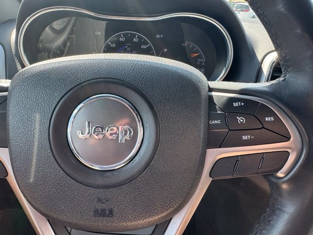 Certified 2018 Jeep Grand Cherokee Laredo AWD/4WD image 31