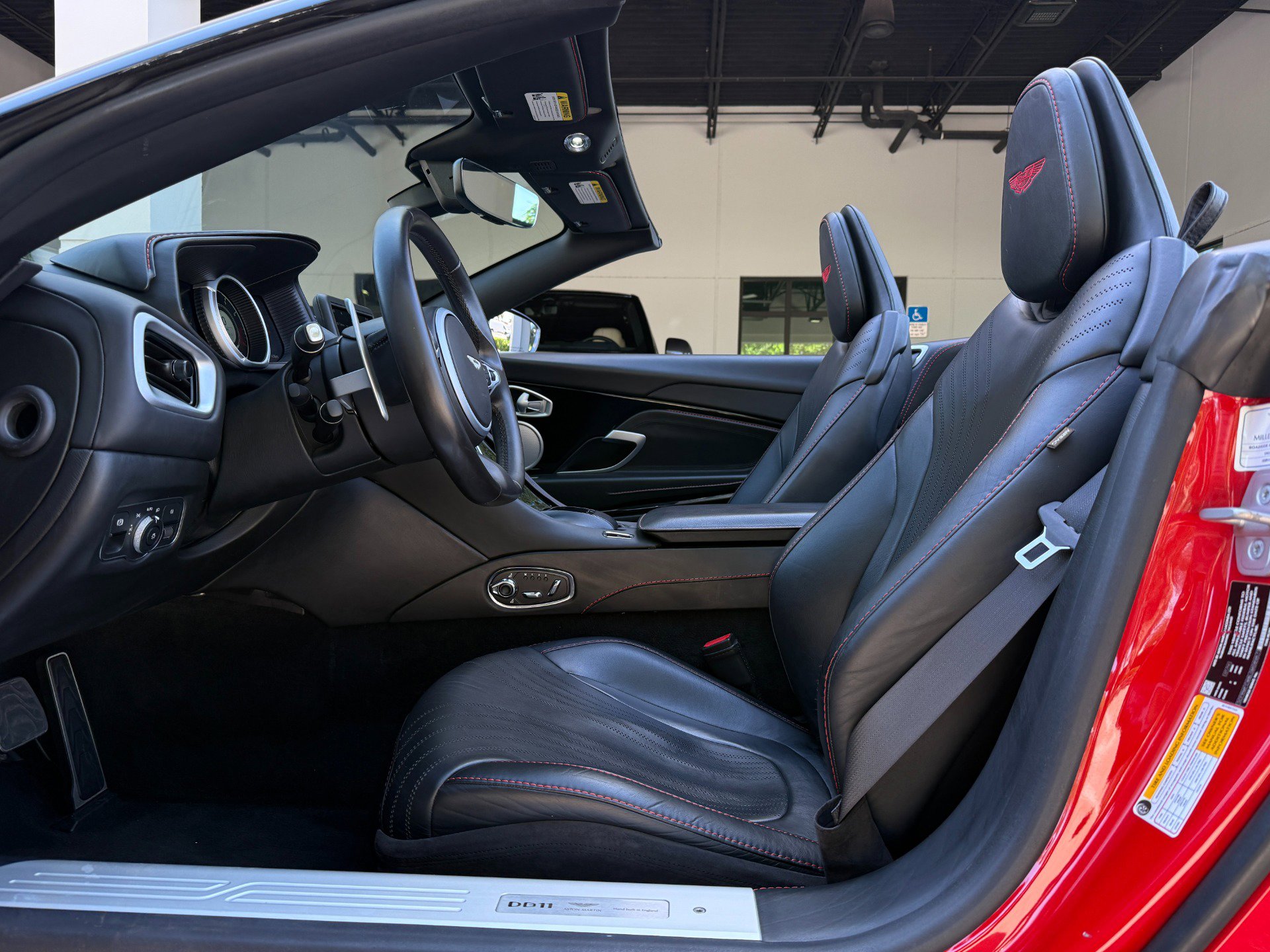 Used 2020 Aston Martin DB11 Volante RWD image 30