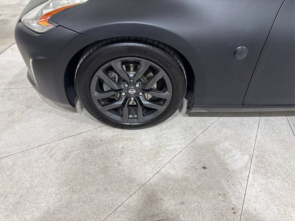 Used 2016 Nissan 370Z Coupe RWD image 16