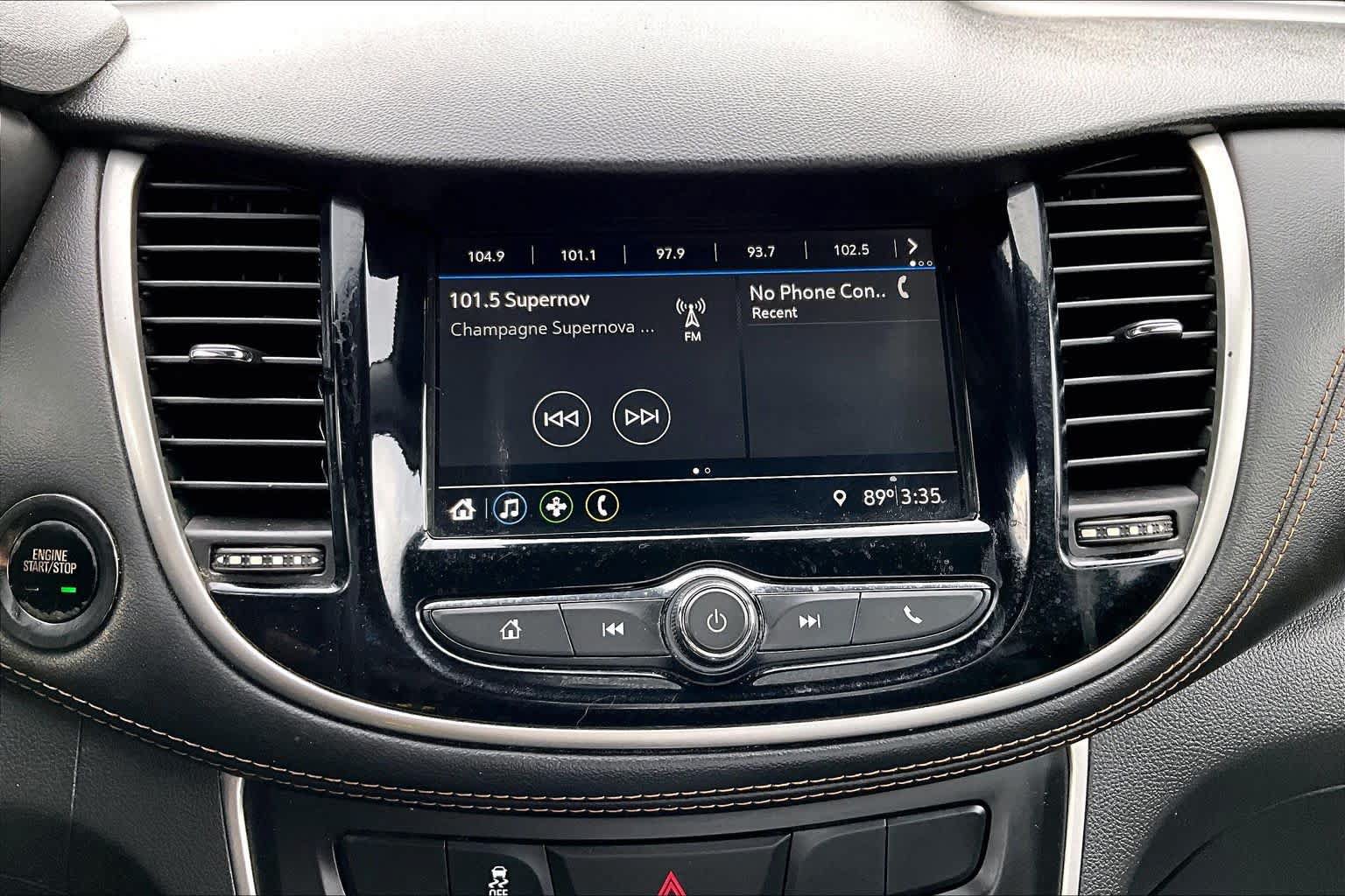 Used 2019 Chevrolet Trax LT w/ LT Convenience Package FWD image 31