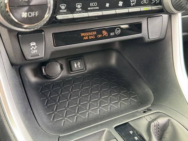 Certified 2019 Toyota RAV4 LE w/ Carpet Mat Package AWD/4WD image 84
