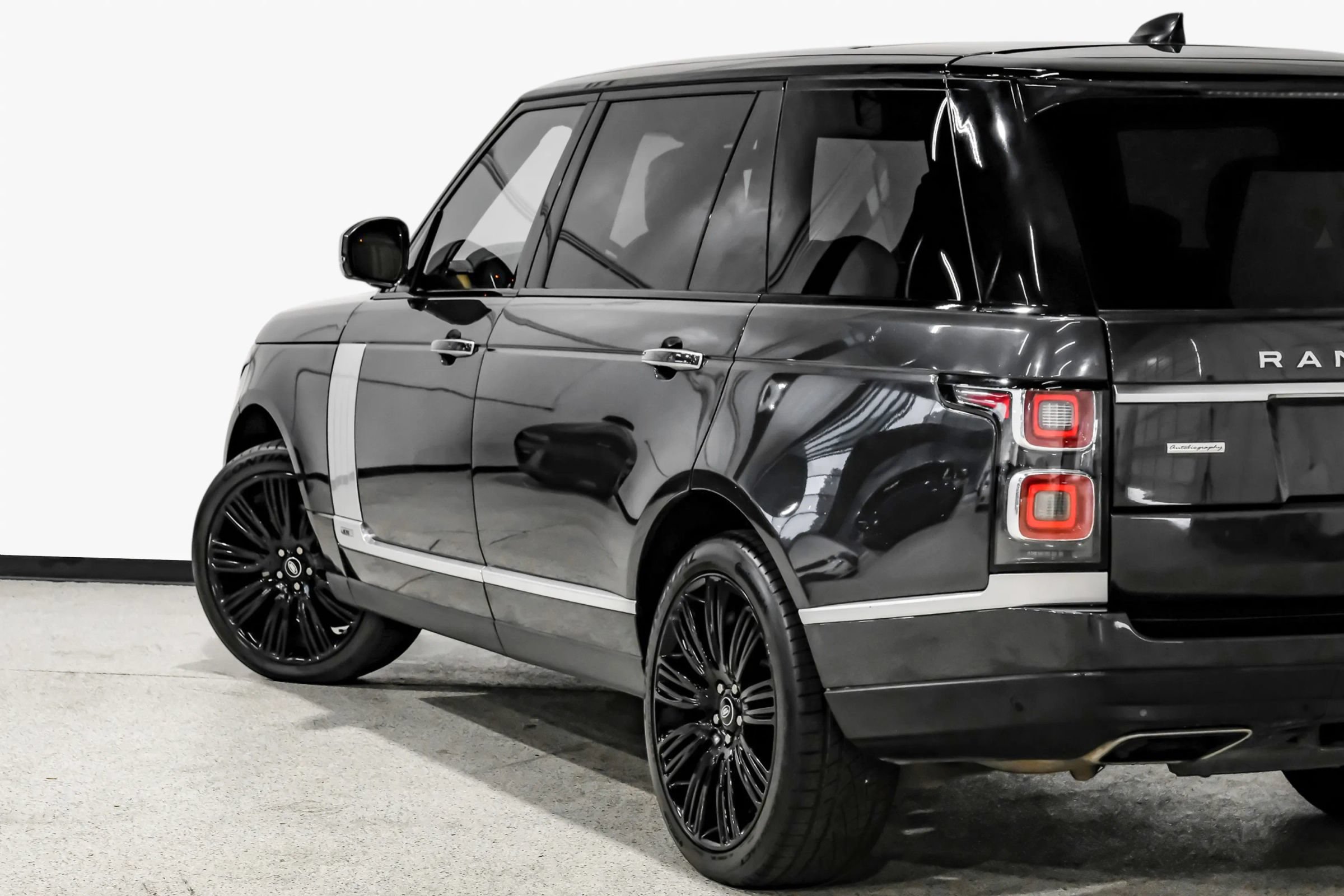 Used 2019 Land Rover Range Rover Long Wheelbase Autobiography AWD/4WD image 14